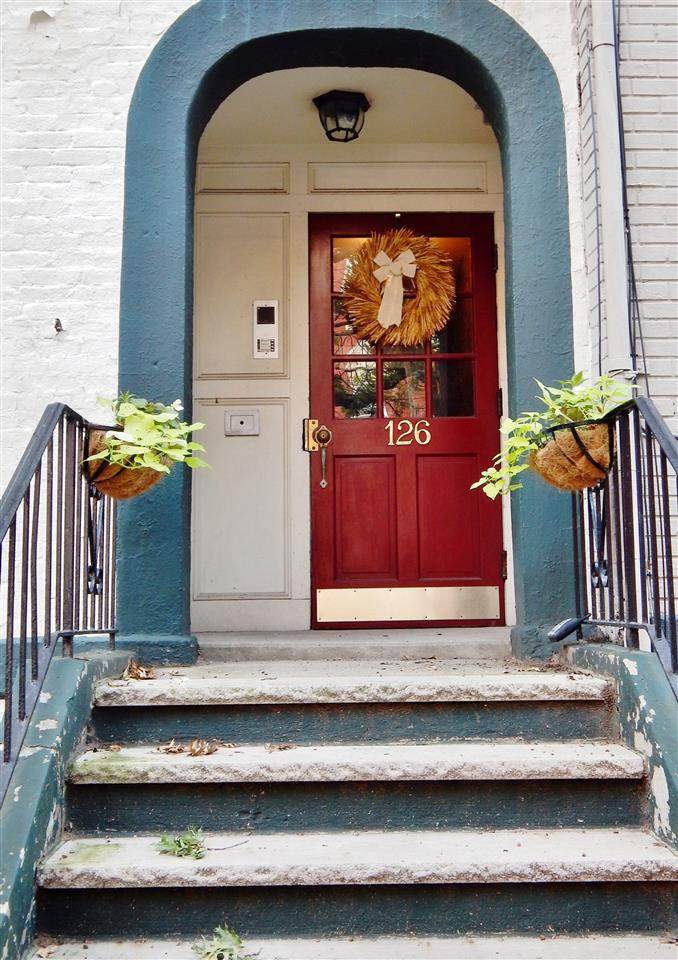 126 Garden St - Photo 1