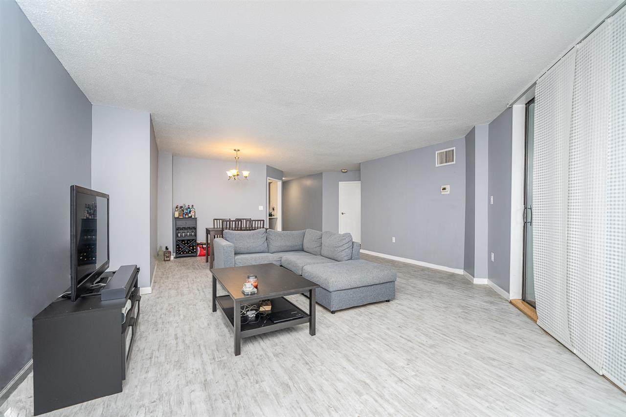 119 Harmon Cove Tower - Photo 1