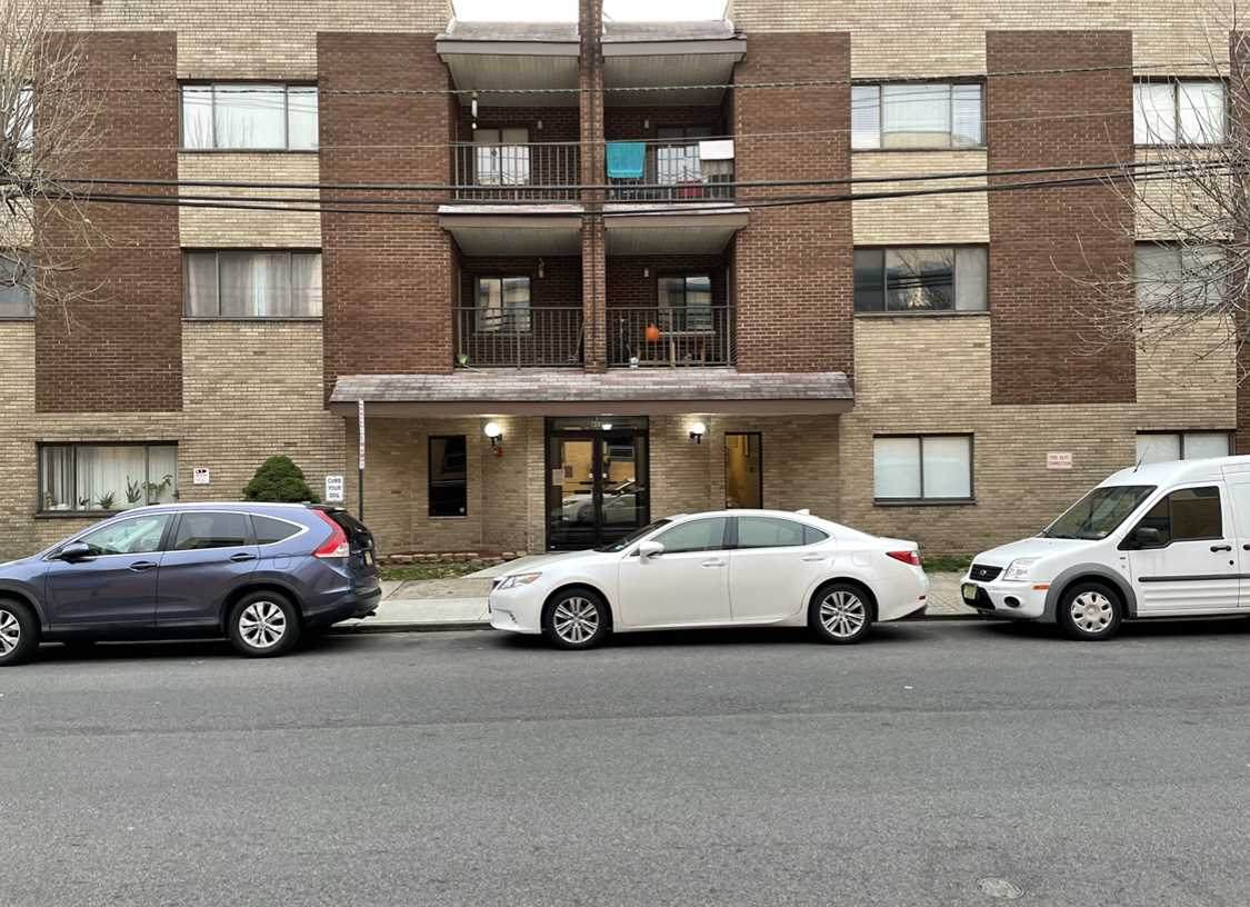 603 55TH ST - Photo 1