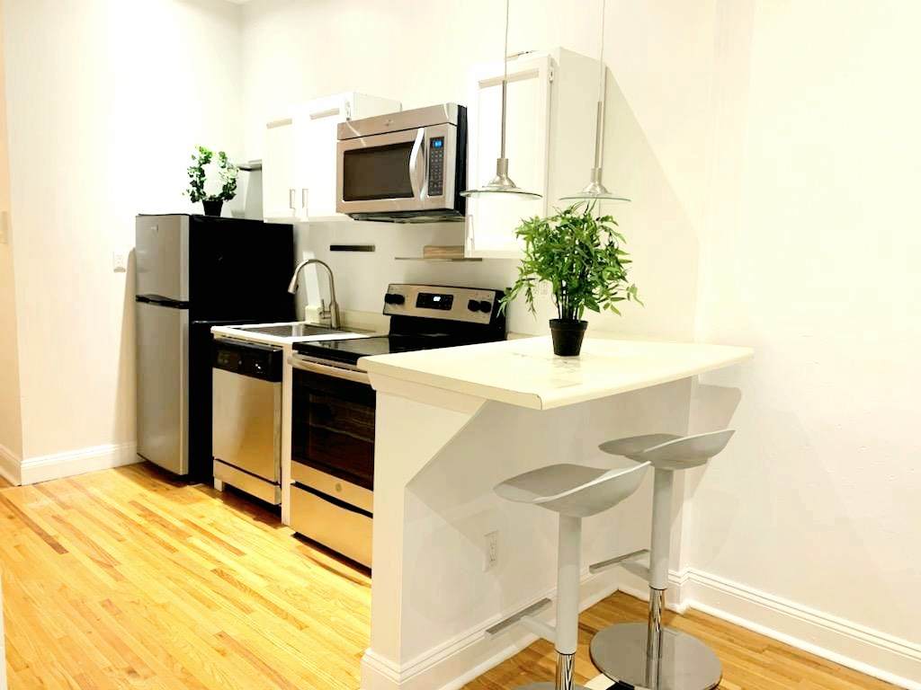323 Monroe St - Photo 1
