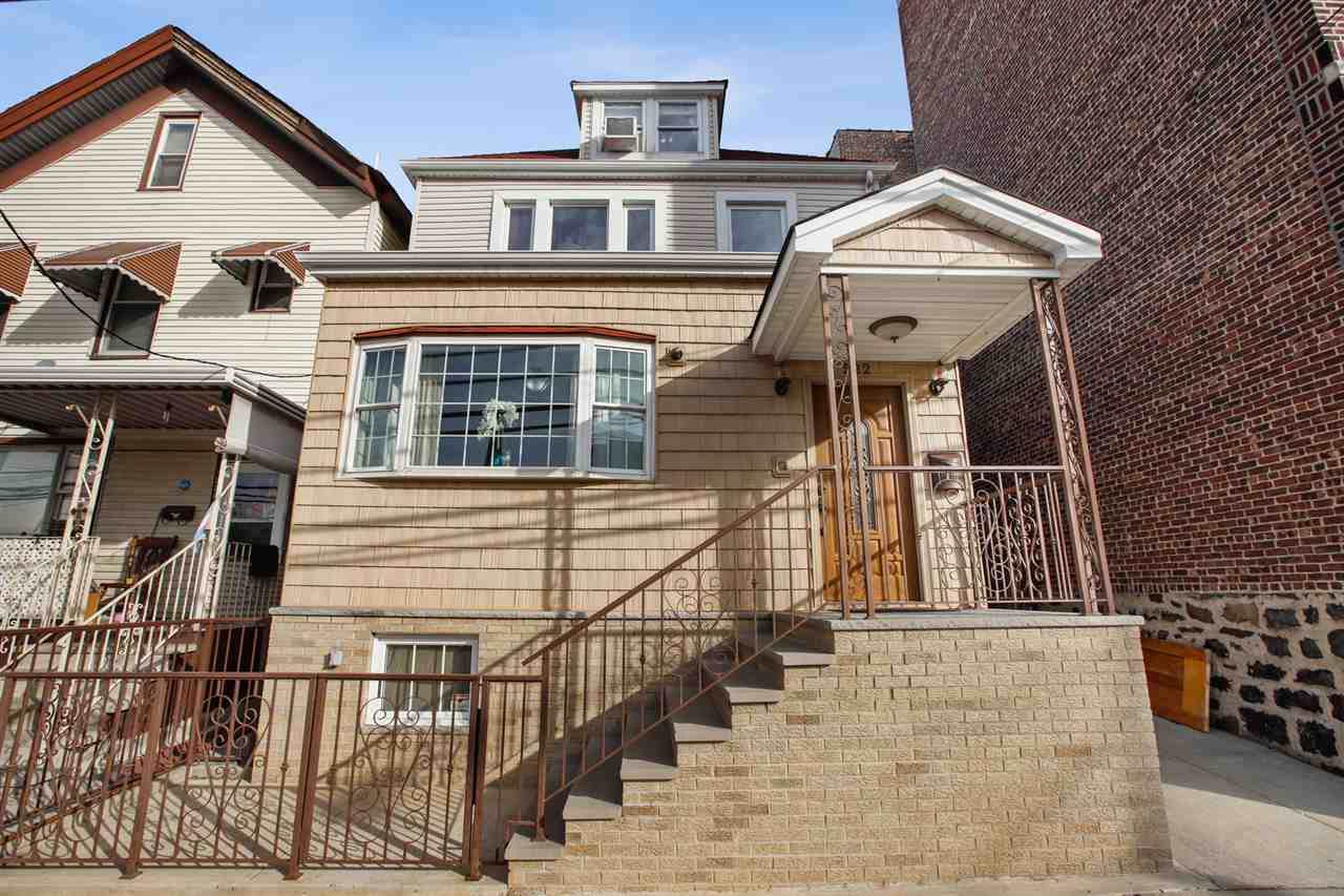 522 37TH ST - Photo 1