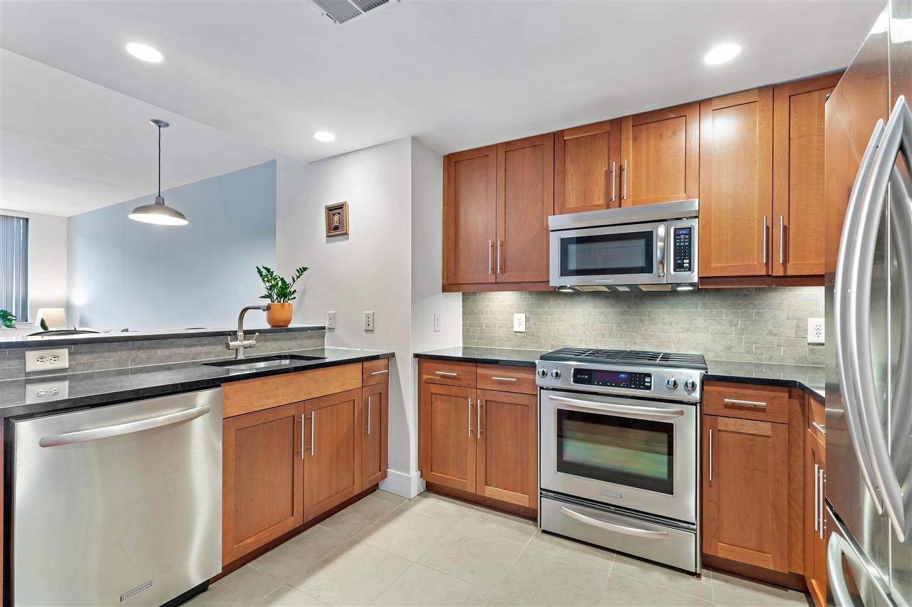 800 Jackson St - Photo 1
