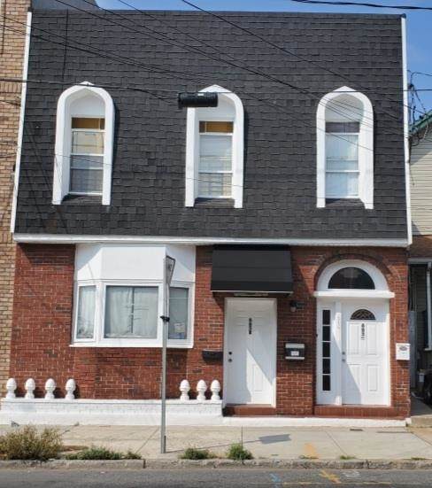 665 Summit Ave - Photo 1