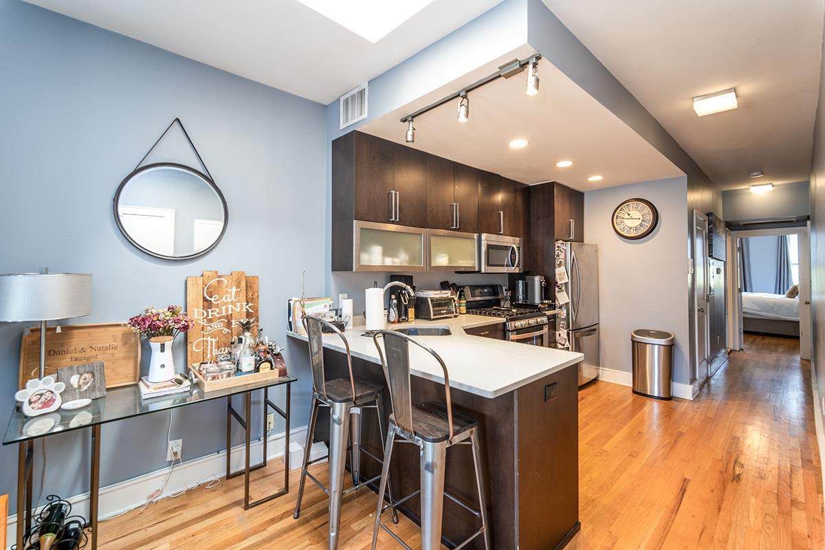 935 Park Ave - Photo 1
