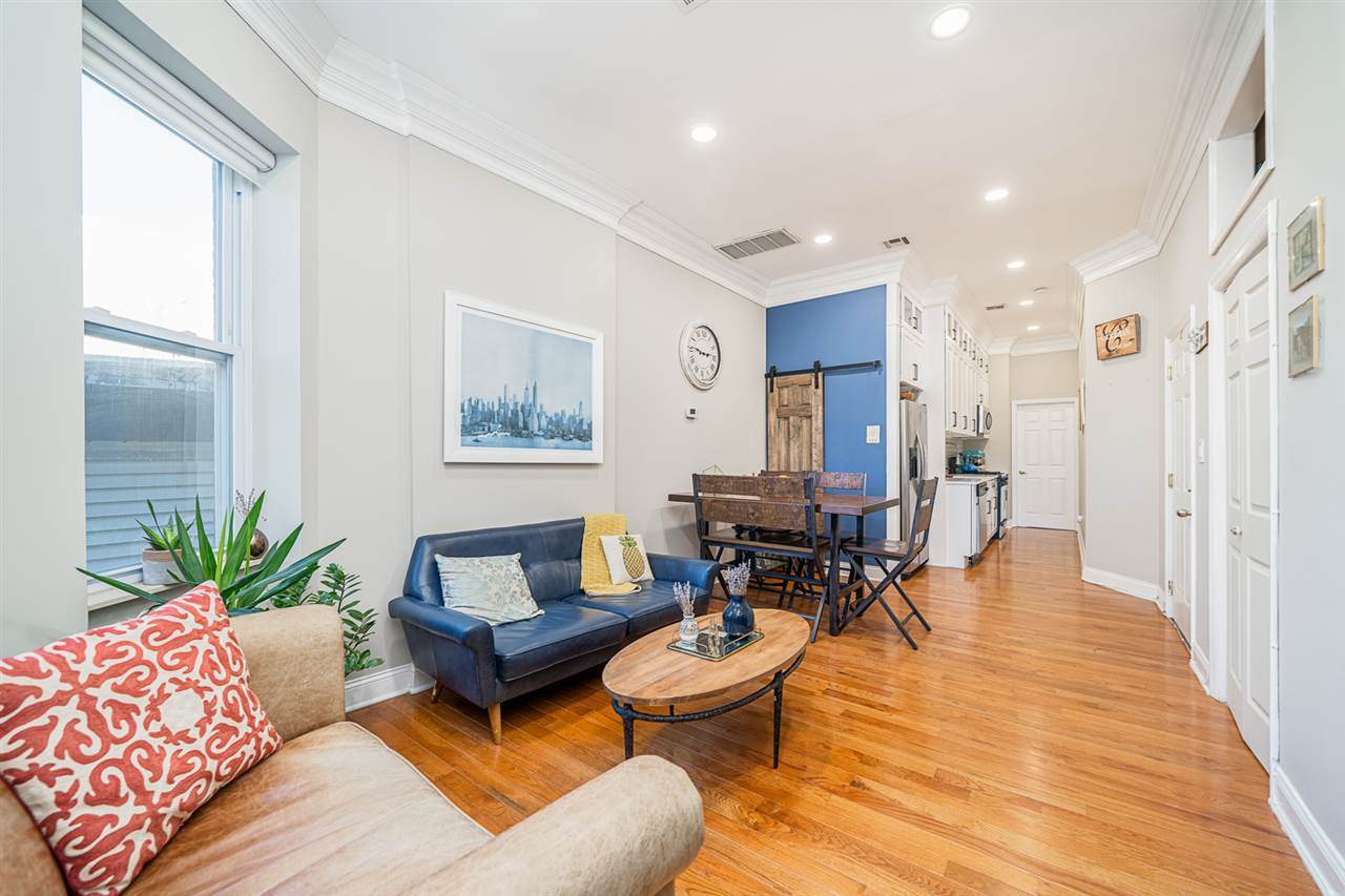 207 Ogden Ave - Photo 1