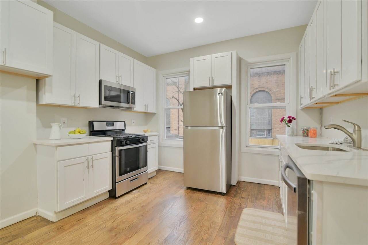 101 Clerk St - Photo 1