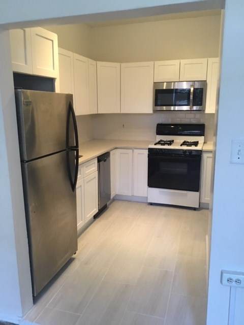 301 Willow Ave - Photo 1