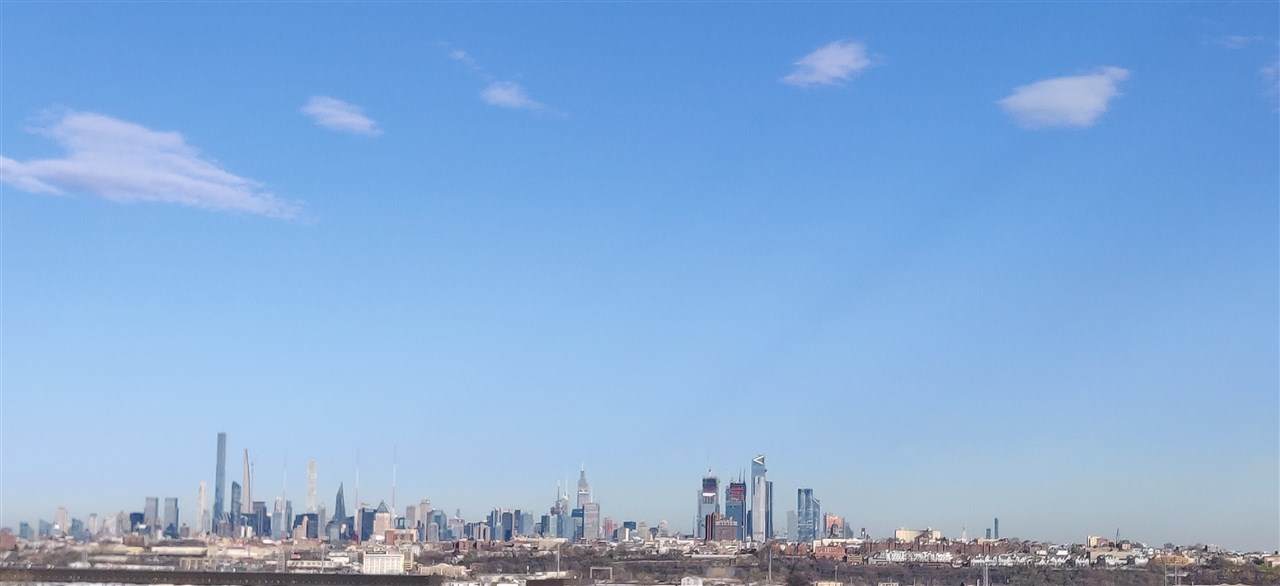 1105 Harmon Cove Tower - Photo 1