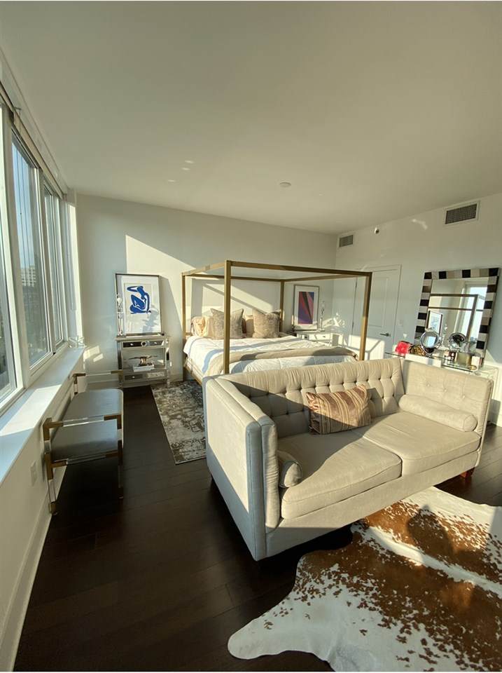 1100 Maxwell Lane - Photo 1
