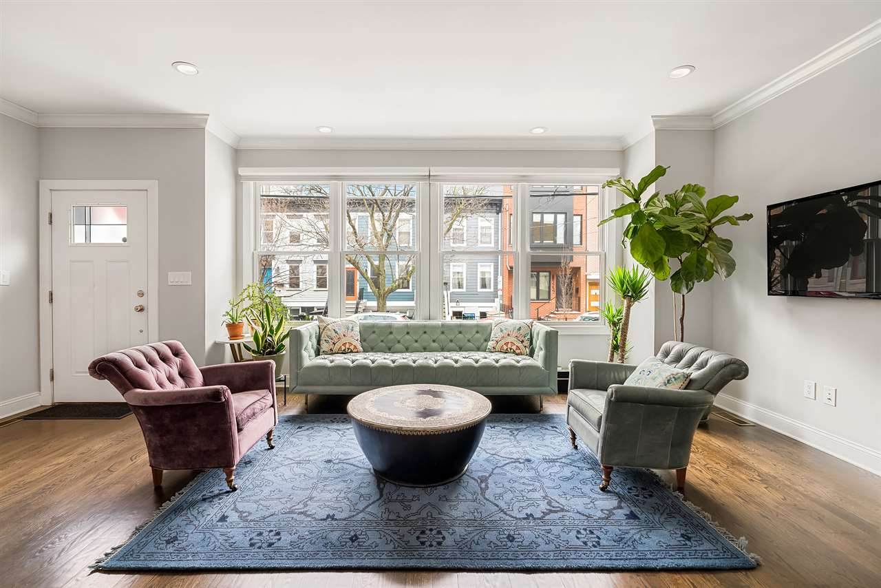 320.5 7TH ST - Photo 1
