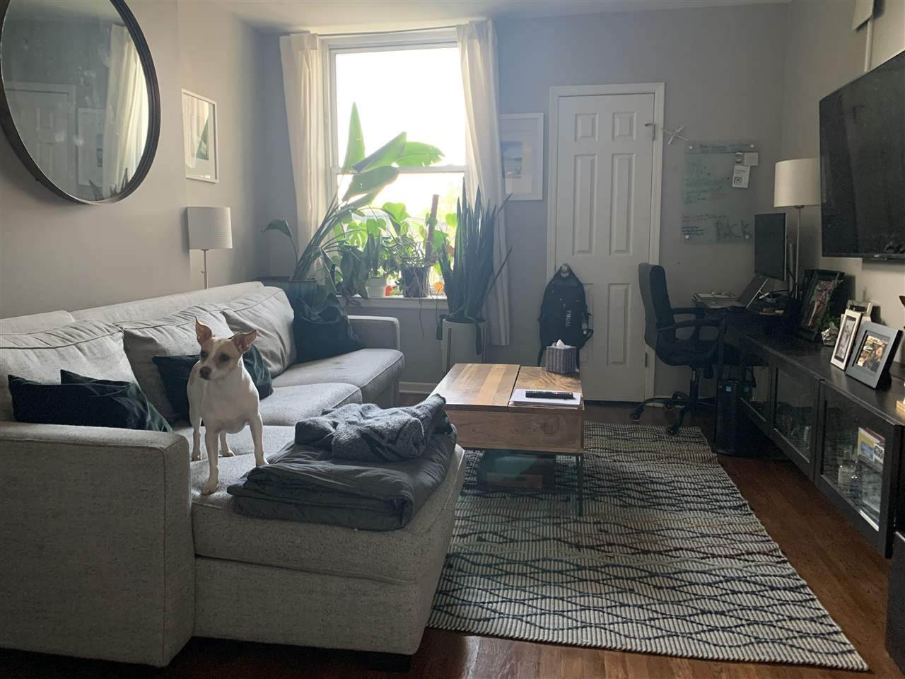 252 York St - Photo 1