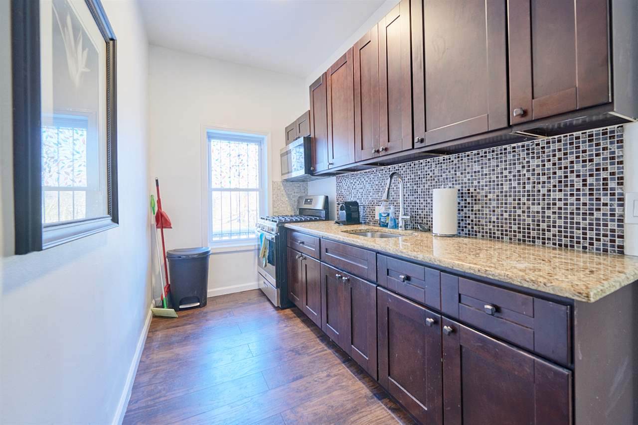 60 Jewett Ave - Photo 1