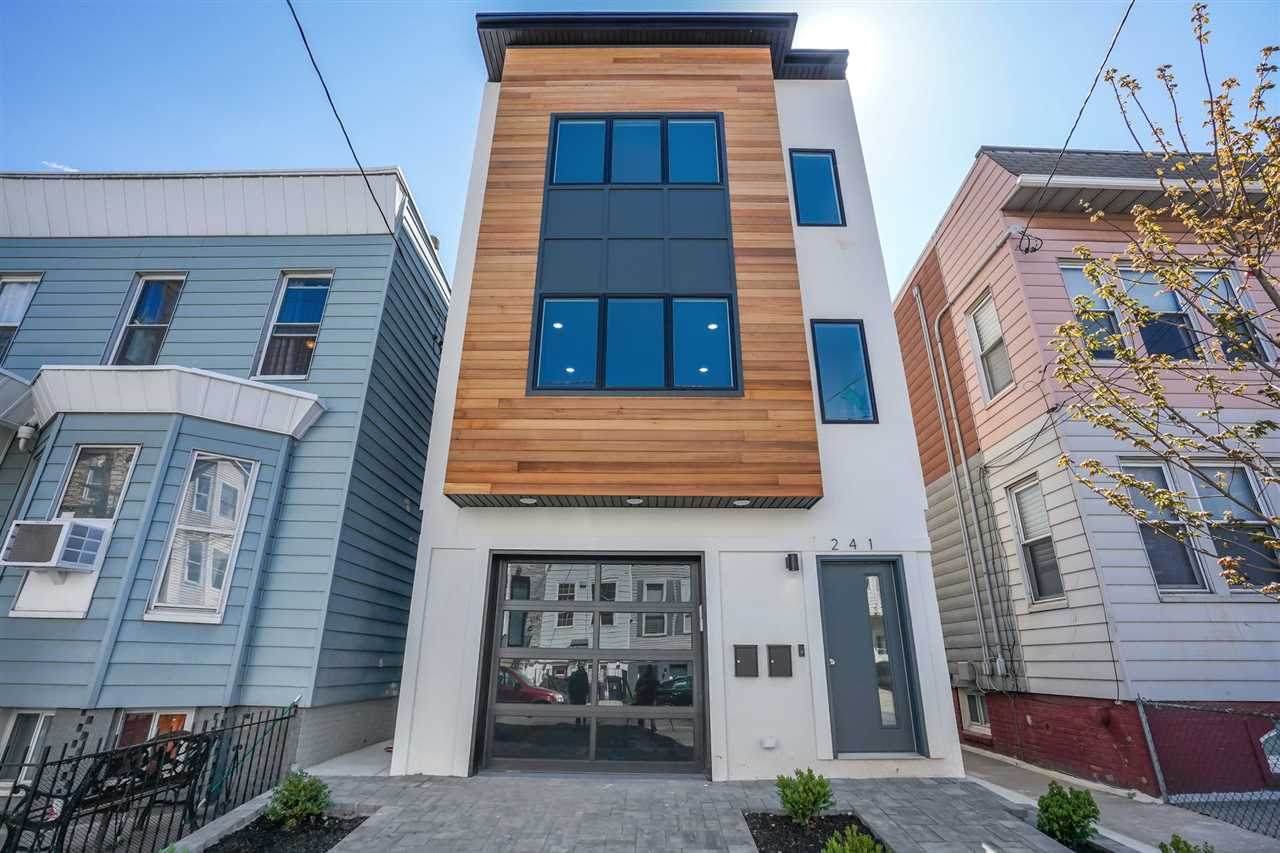 241 South St - Photo 1