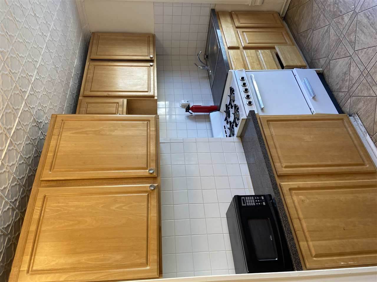 518 Adams St - Photo 1