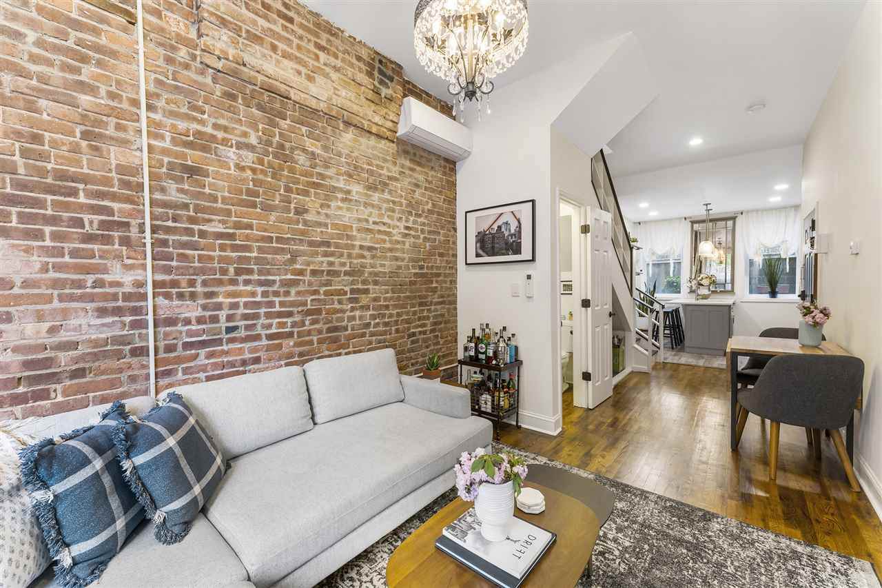 42 Coles St - Photo 1