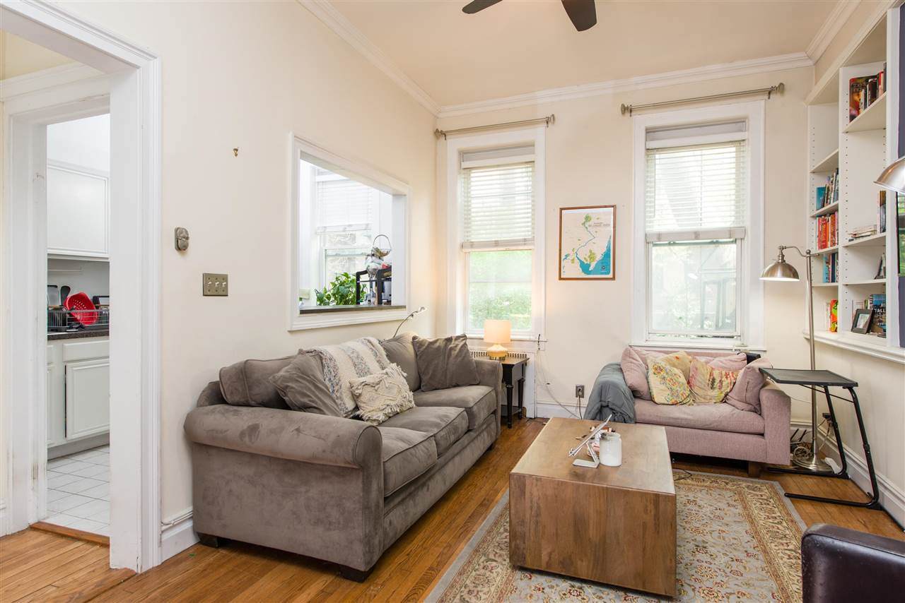 1027 Washington St - Photo 1