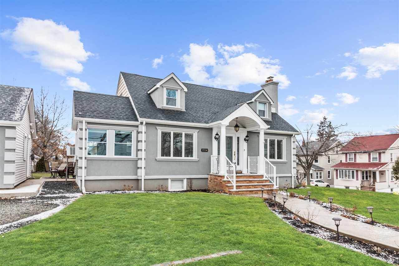 2114 Berwyn St - Photo 1