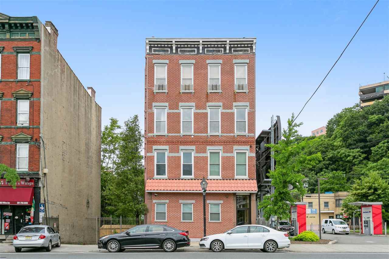 1826 Willow Ave - Photo 1