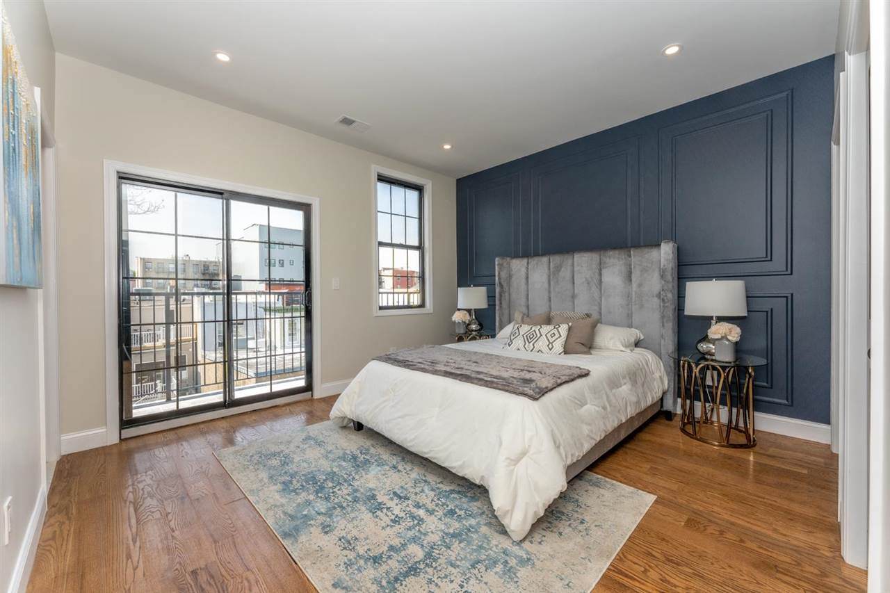 253 Hancock Ave - Photo 1