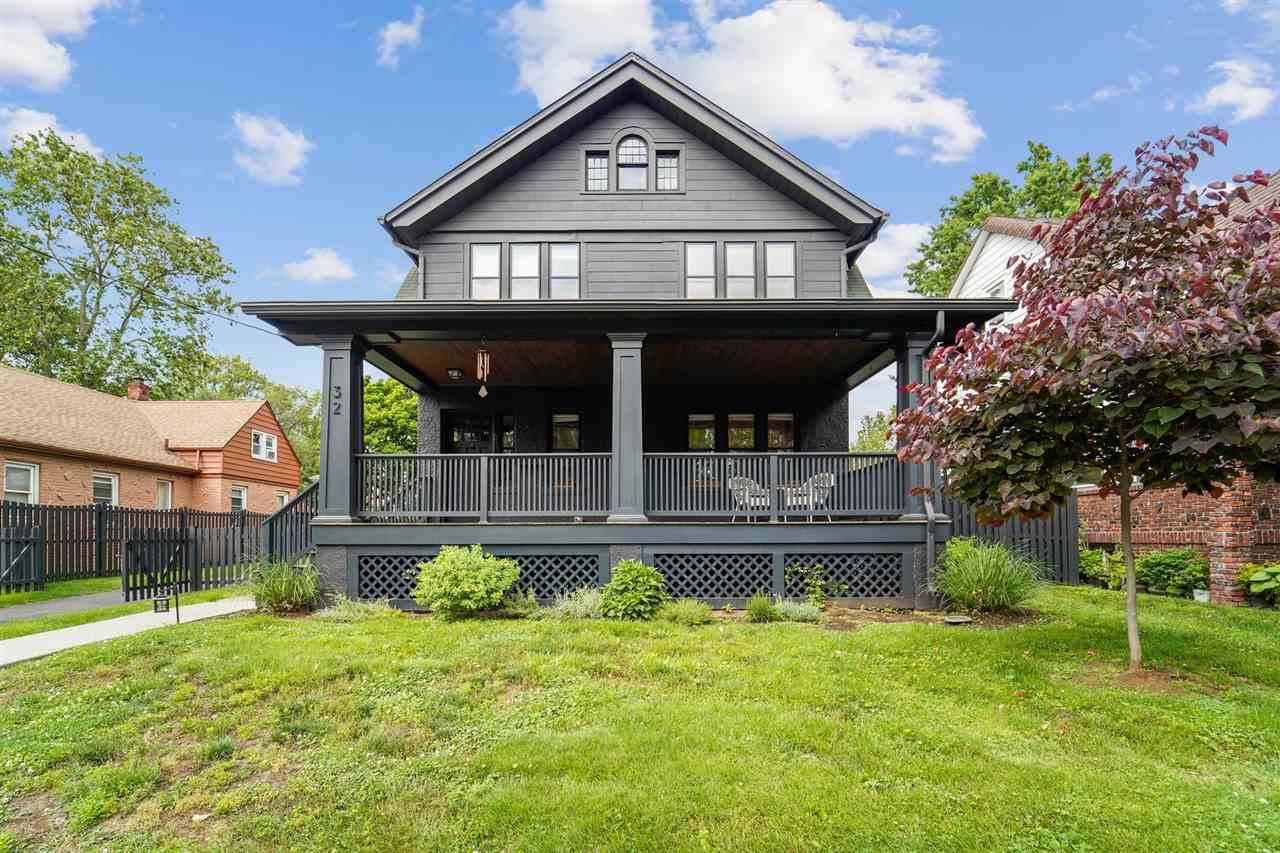 32 Brewster Ave - Photo 1