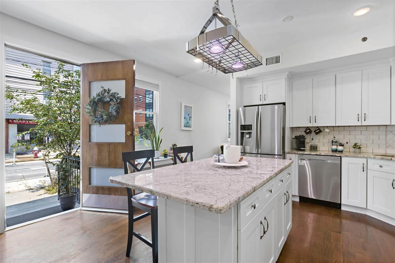 323.5 7TH ST - Photo 1