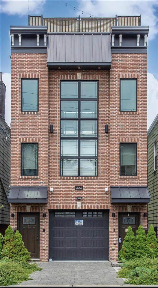 323 New York Ave - Photo 1