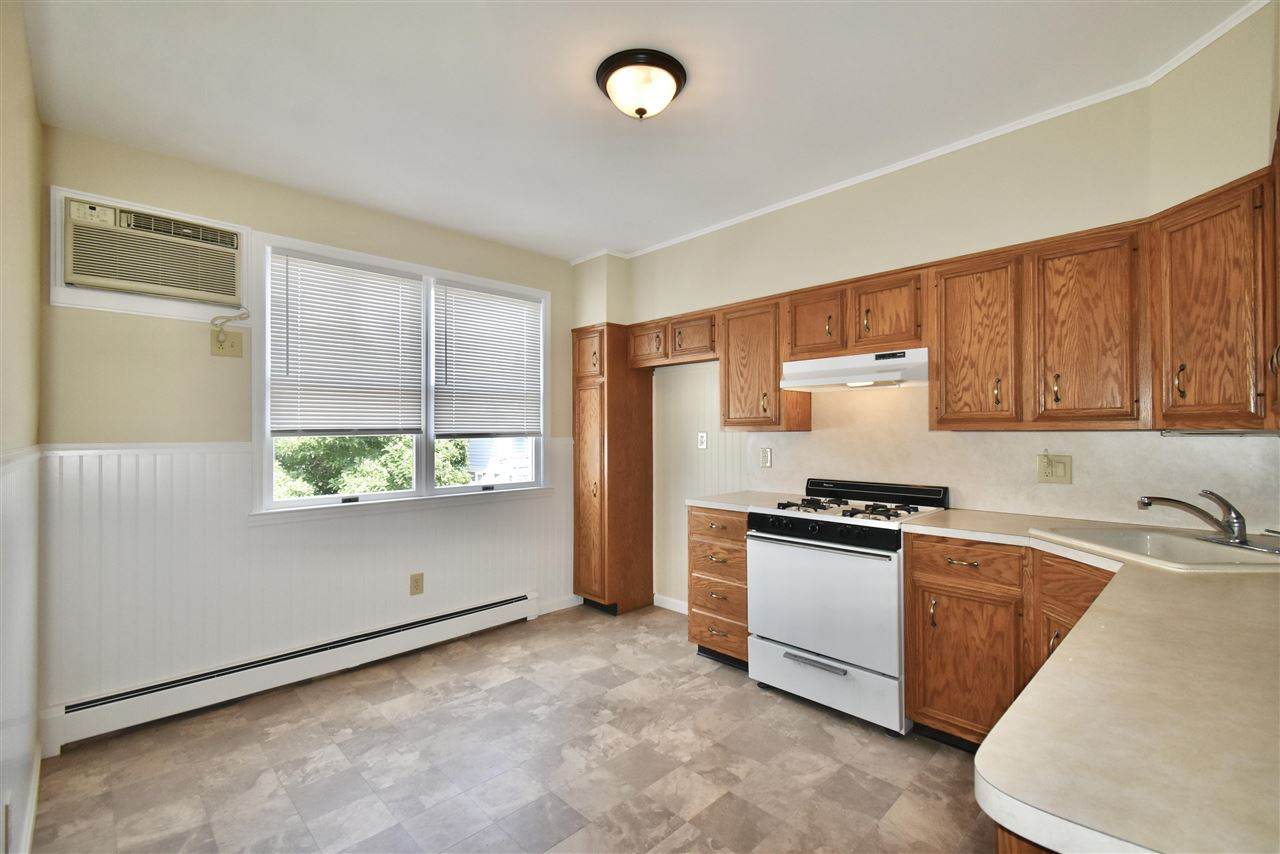 105 West 42Nd St - Photo 1