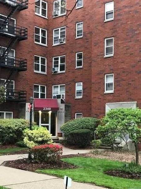 2340 Linwood Ave - Photo 1