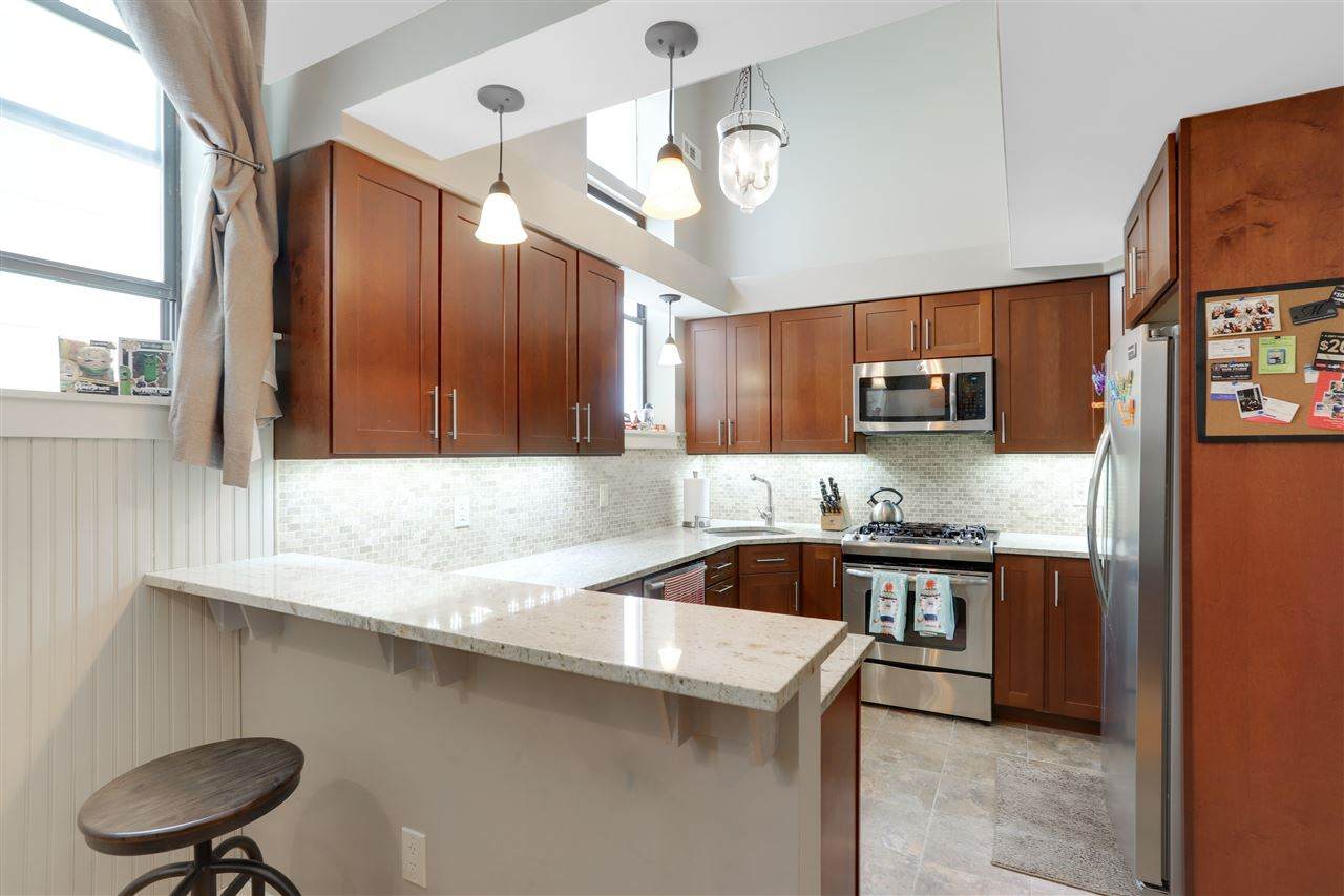 118 Leonard St - Photo 1