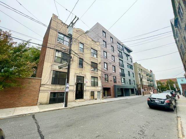 25 Rock St - Photo 1