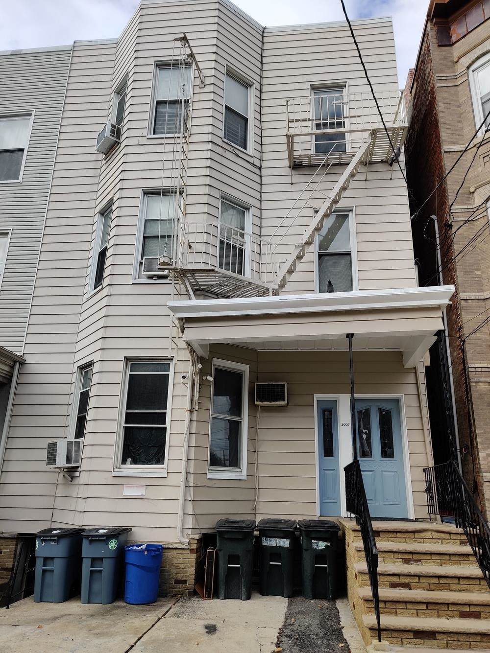 2007 New York Ave - Photo 1
