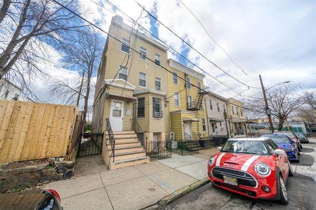 11 Crawford St - Photo 1