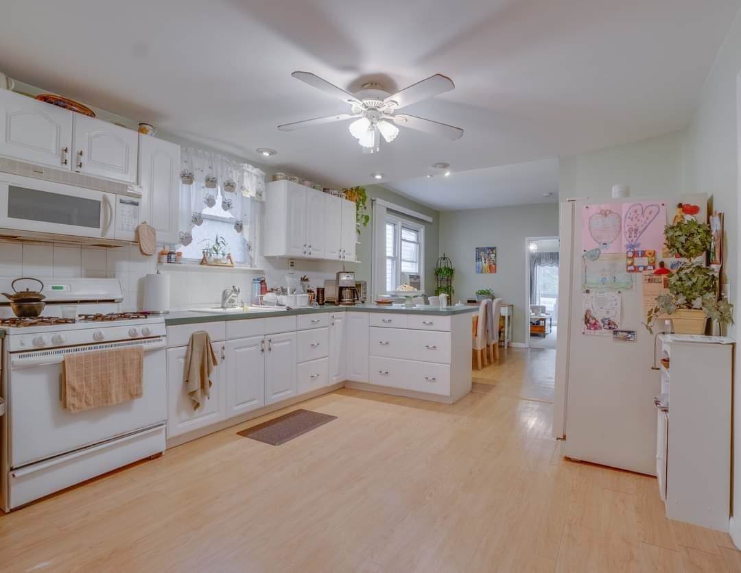 174-176 West 24Th St - Photo 1