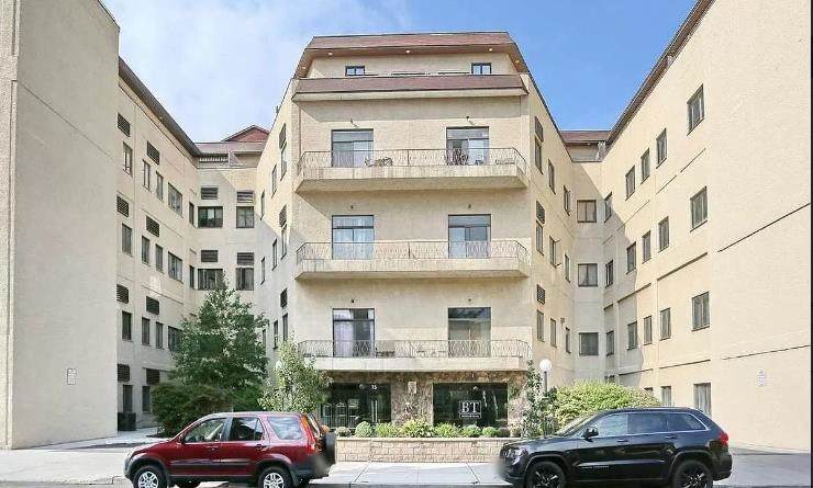 75 Liberty Ave - Photo 1