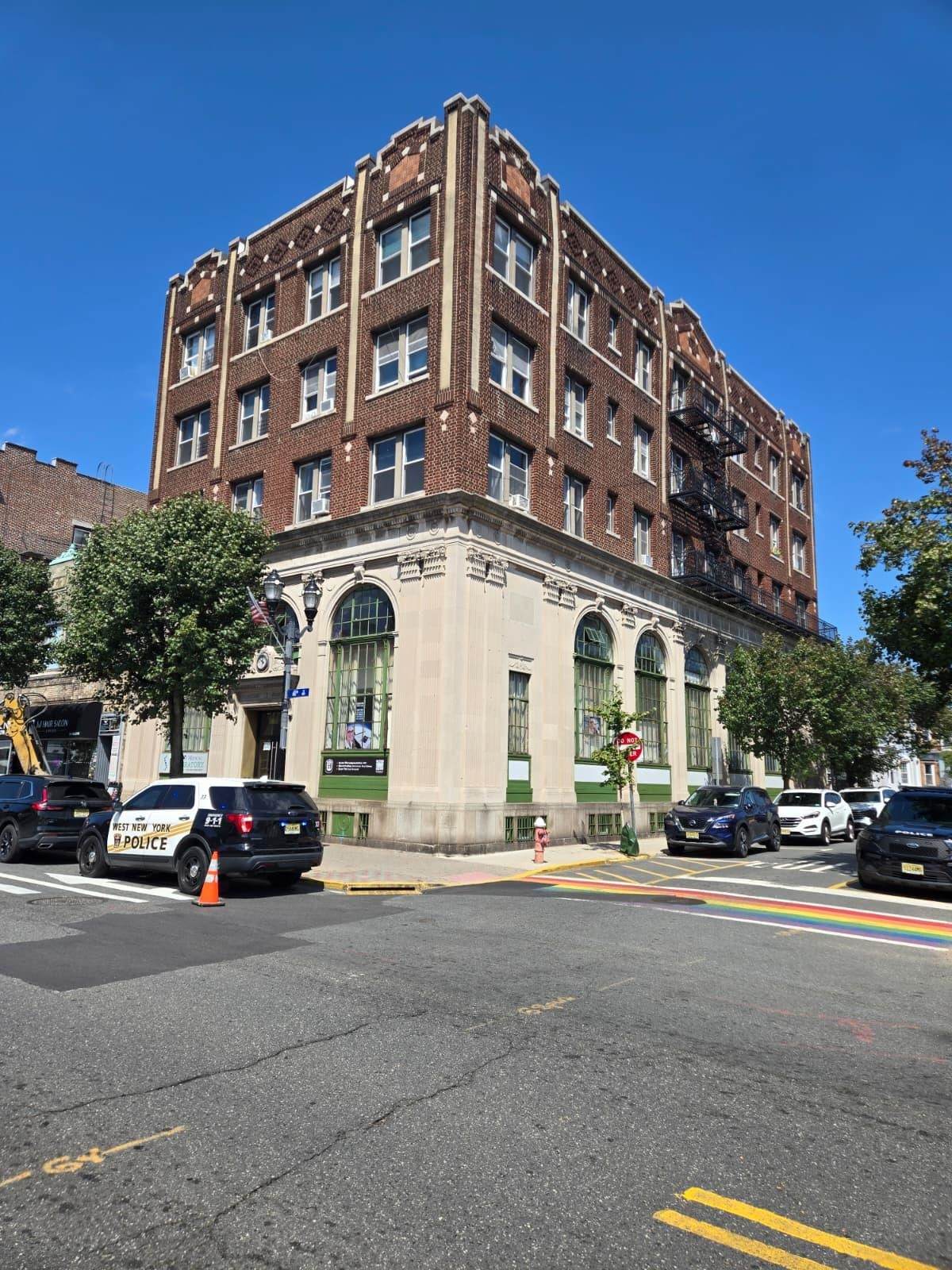 440 60TH ST - Photo 1