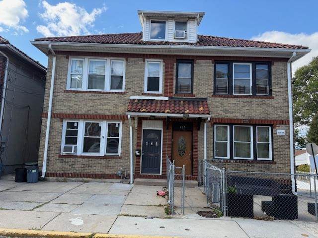 621 Columbia Ave - Photo 1