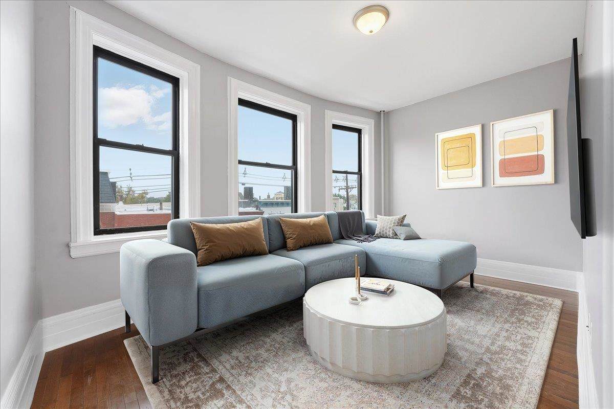 134 Clifton Pl - Photo 1