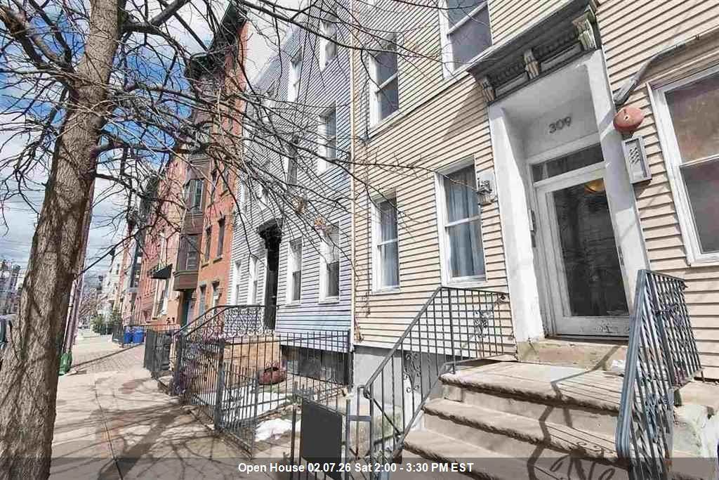 309 Monroe St - Photo 1