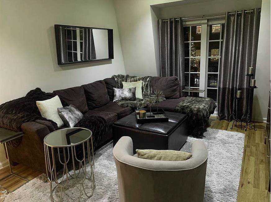 608 Jefferson St - Photo 1