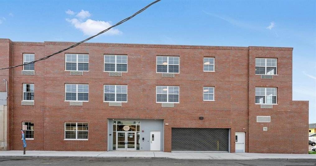 1 Center St - Photo 1