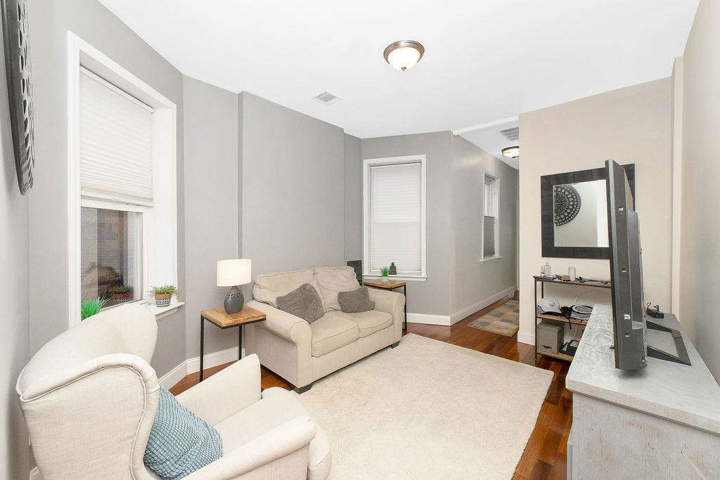 149 Webster Ave - Photo 1