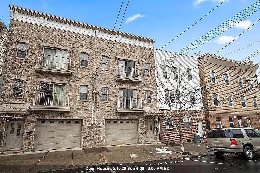 41 Wright Ave - Photo 1