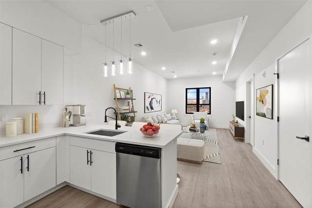 425 Avenue C - Photo 1