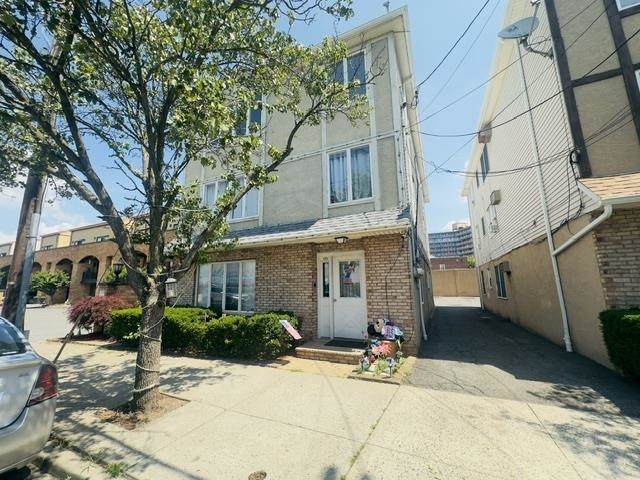 173 West 21St St - Photo 1