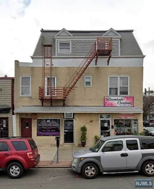 718 Broadway - Photo 1