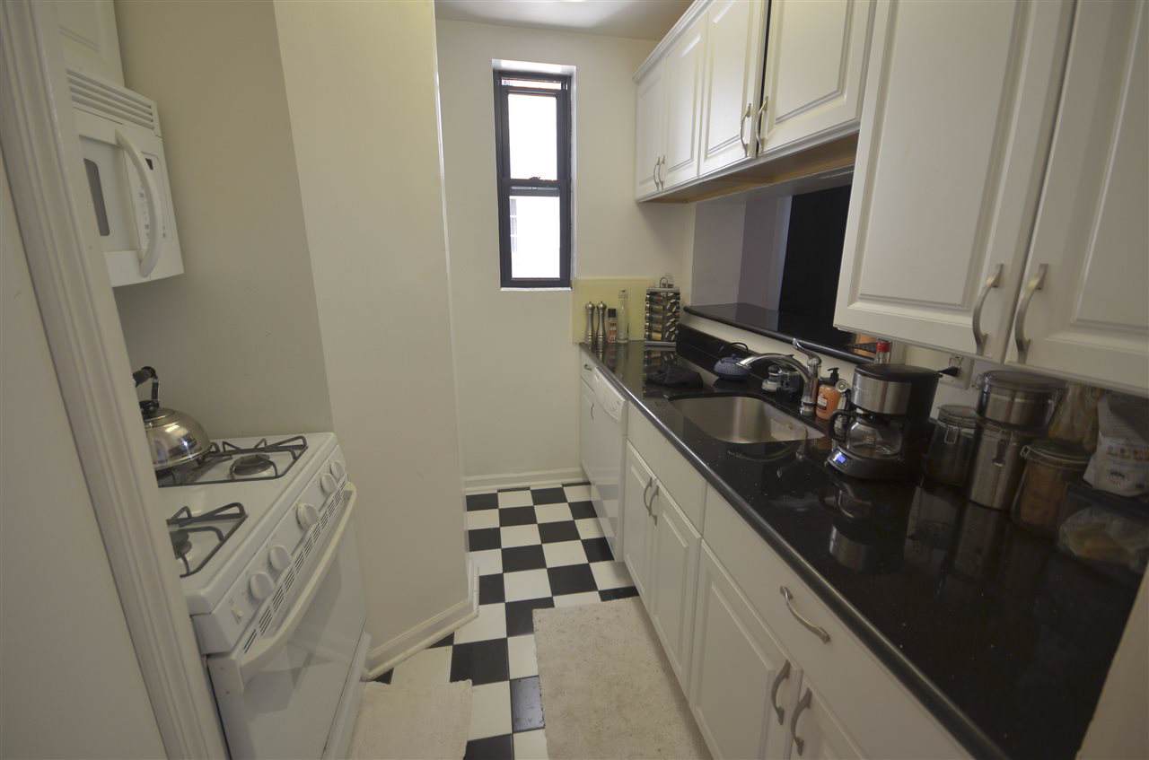 6305 Blvd East - Photo 1