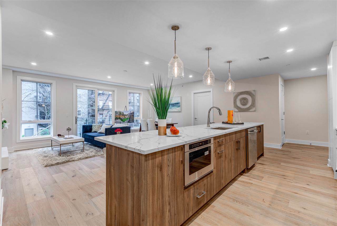 326 Grand St - Photo 1