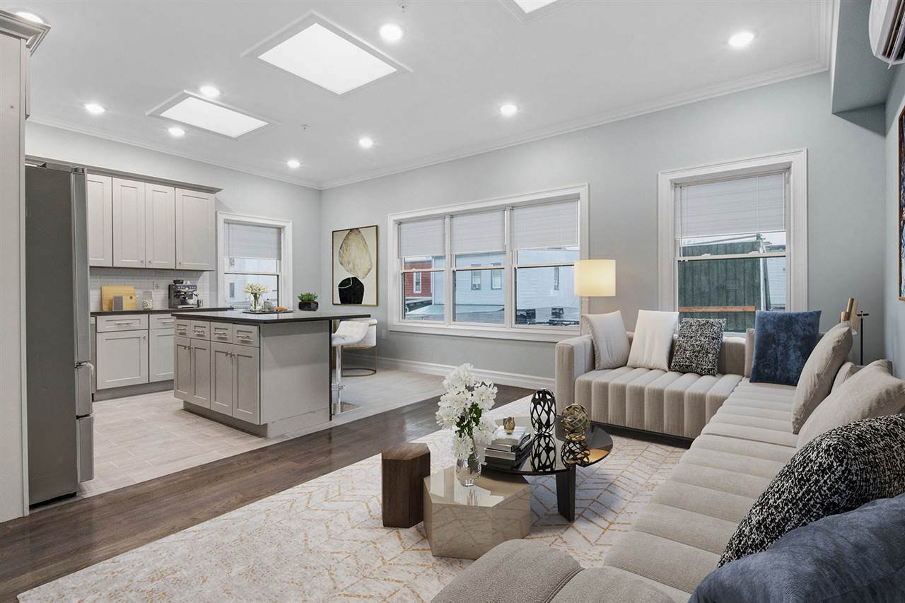 37 Spruce St - Photo 1