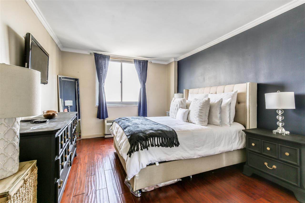100 Manhattan Ave - Photo 1