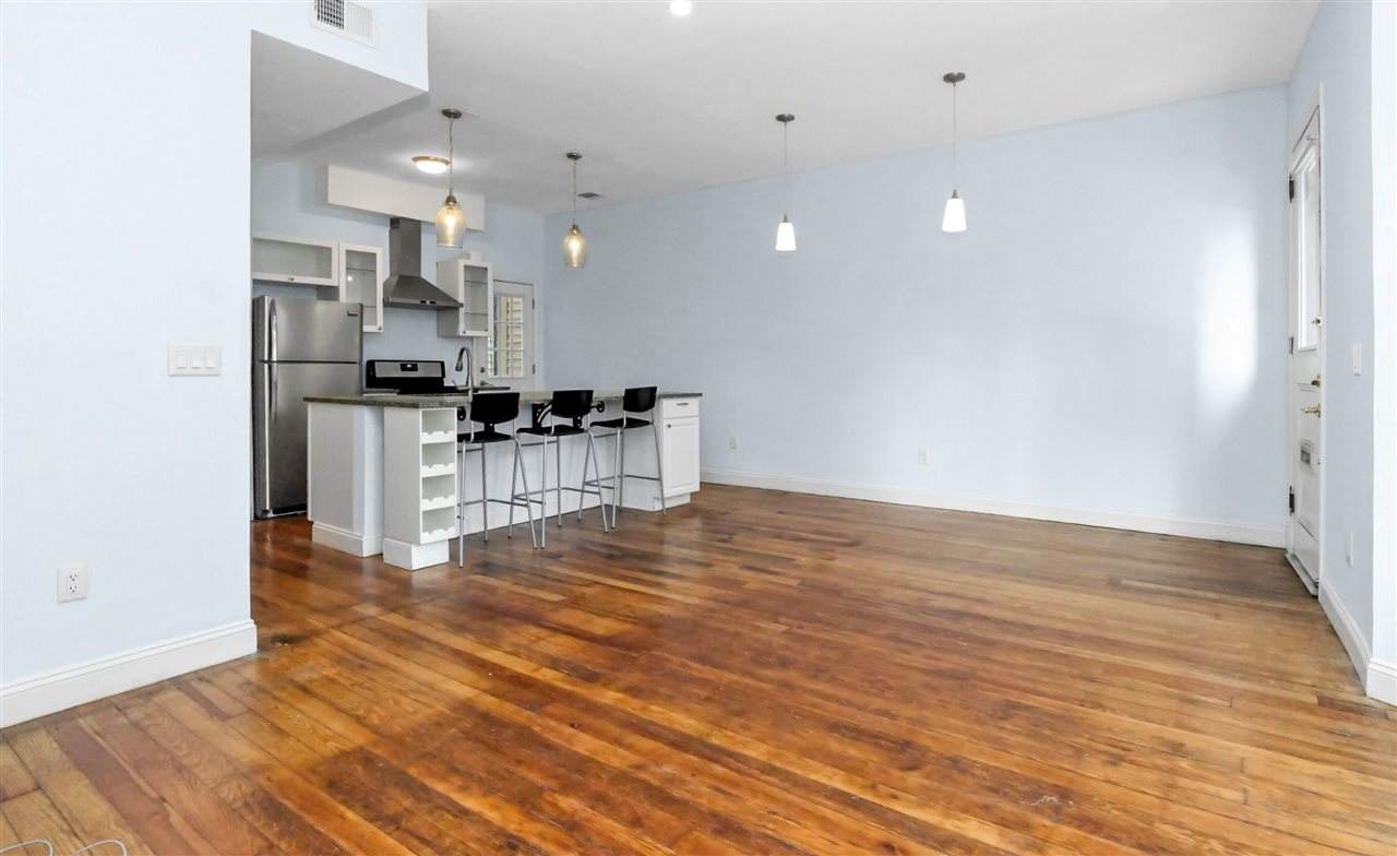27 Baldwin Ave - Photo 1